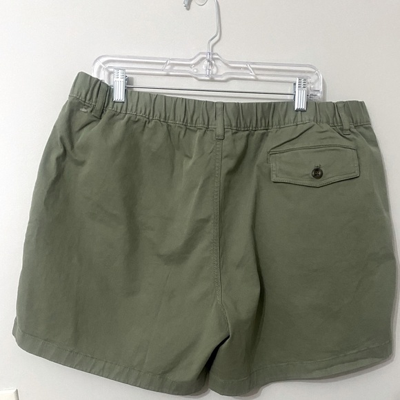 Bear Bottom Olive Stretch Short - Picture 4 of 6